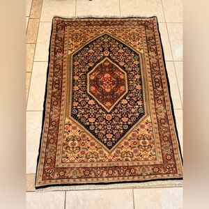 Persian Seneh Hand-Knotted Wool Rug 4.11 x 3.5